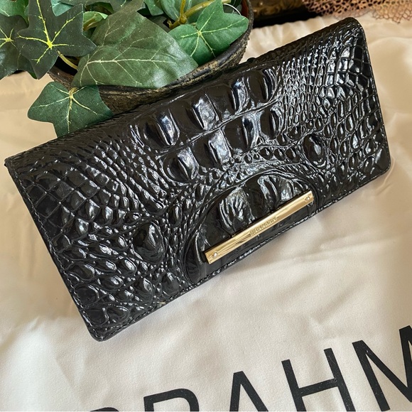 Brahmin Classic Black Croc Embossed ADY Wallet - Picture 1 of 10